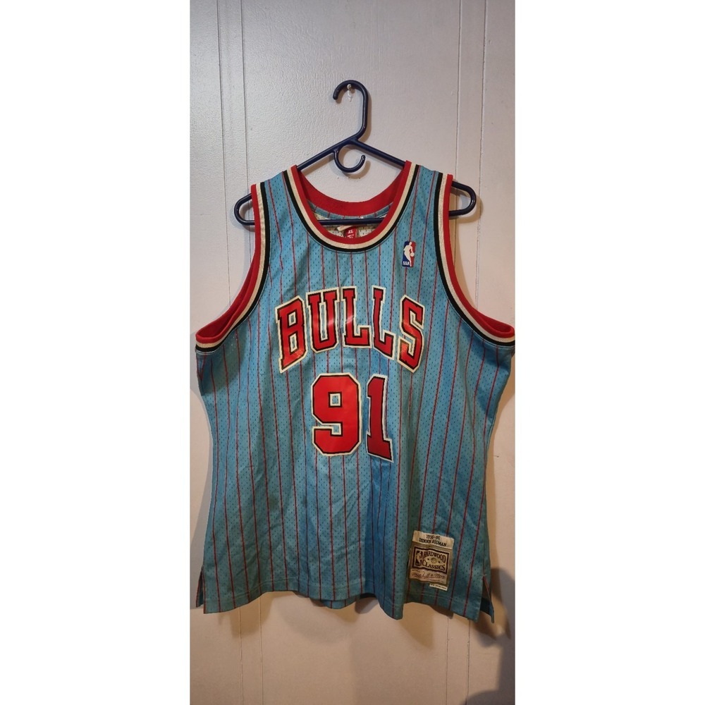 CHICAGO BULLS DENNIS RODMAN MITCHELL & NESS 1995-96 HWC SWINGMAN BLUE JERSEY MEN